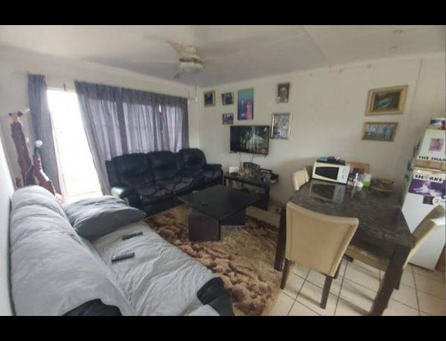 3 BEDROOM HOUSE FOR SALE IN OSLO BEACH